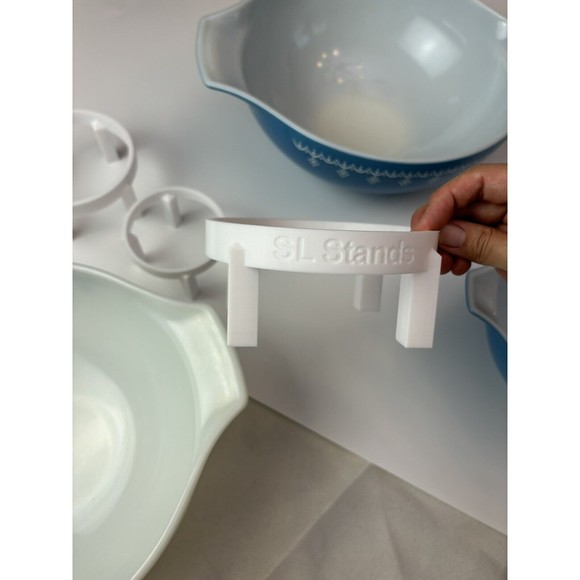 Vtg Set of 4 Pyrex Snowflake Cinderella Garland Nesting Mixing Bowls With Stands - Picture 9 of 11